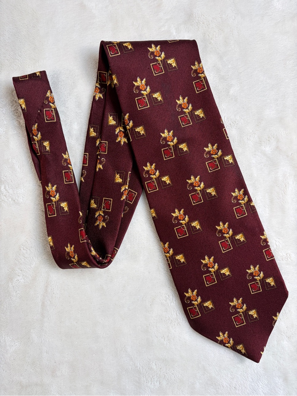 Vintage Valentino Cravatte Luxury Silk Necktie Burgundy Floral‎ Pattern Italy